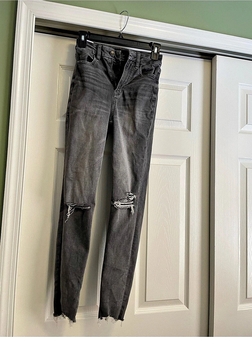 American Eagle Next Level Stretch Distressed Skinny Jeans in Gray 00 Short